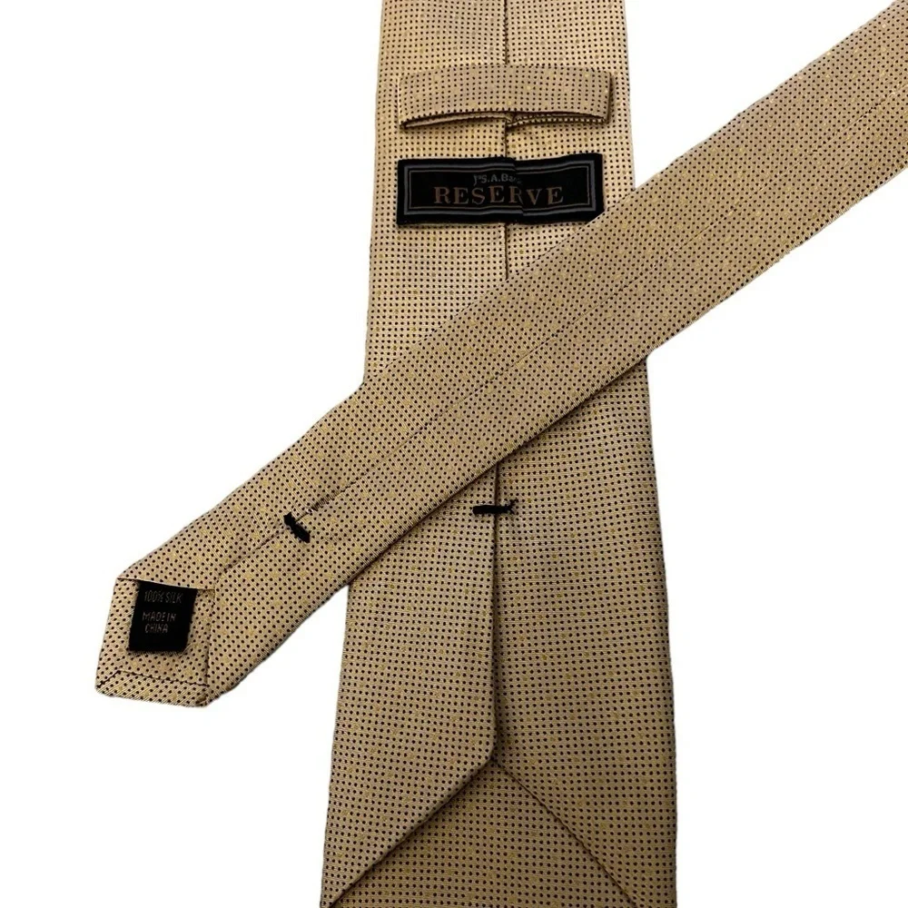 Jos. A. Bank Reserve luxury gold pin-dot skinny 3.25” tie #capsule wardrobe